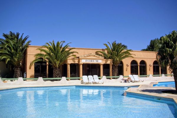 Hôtel Club Résidence les Amandiers (Arles)
